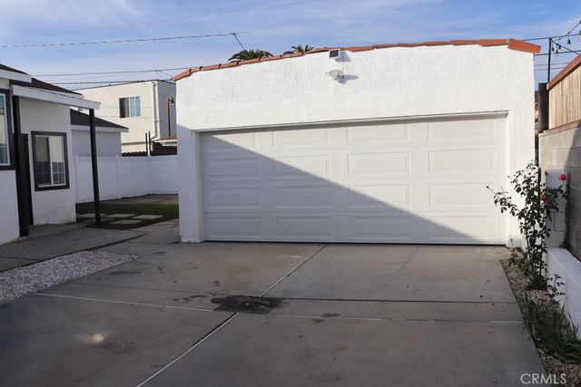 1917 W 74th, Los Angeles, CA 90047