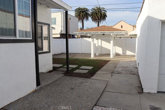 1917 W 74th, Los Angeles, CA 90047