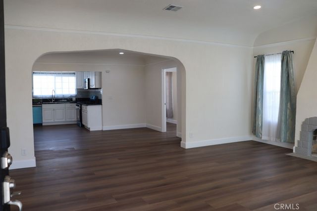 1917 W 74th, Los Angeles, CA 90047