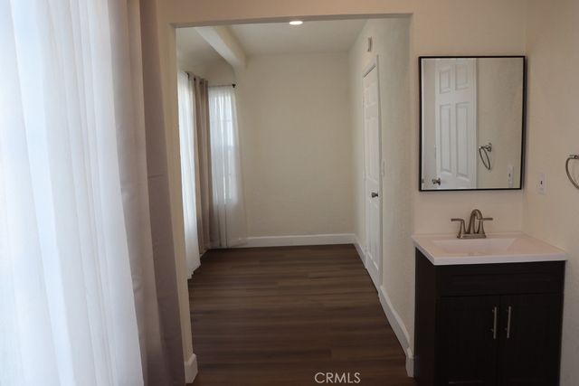 1917 W 74th, Los Angeles, CA 90047