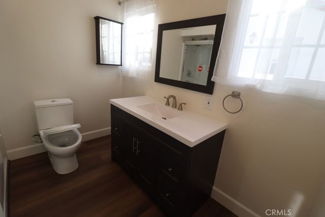 1917 W 74th, Los Angeles, CA 90047