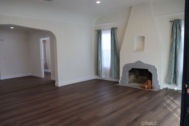 1917 W 74th, Los Angeles, CA 90047