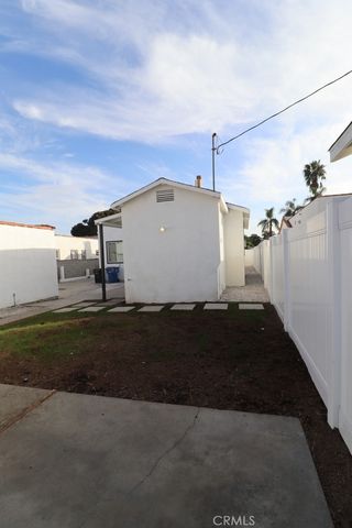 1917 W 74th, Los Angeles, CA 90047