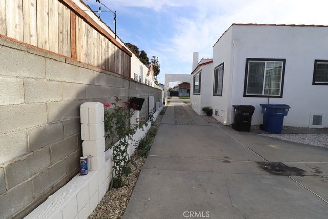 1917 W 74th, Los Angeles, CA 90047