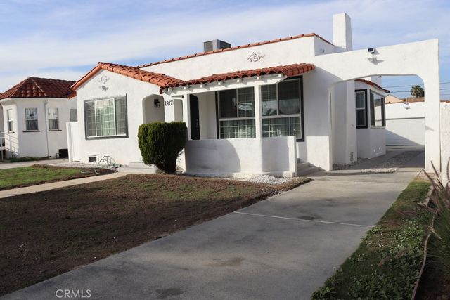 1917 W 74th, Los Angeles, CA 90047