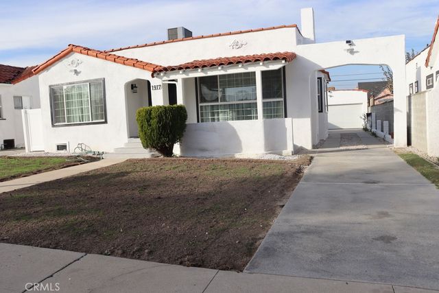 1917 W 74th, Los Angeles, CA 90047