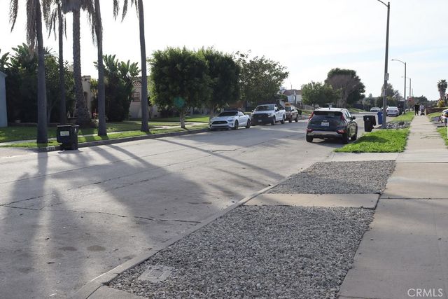 1917 W 74th, Los Angeles, CA 90047