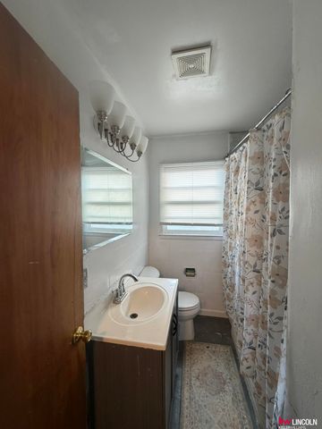 6701 Vine Street, Lincoln, NE 68505