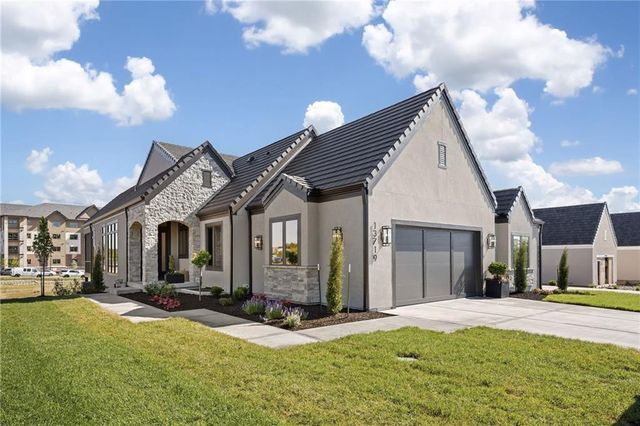 13719 Pembroke Lane, Leawood, KS 66224