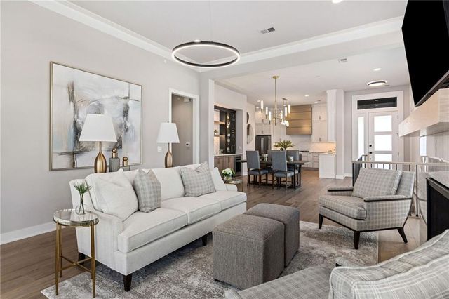 13719 Pembroke Lane, Leawood, KS 66224
