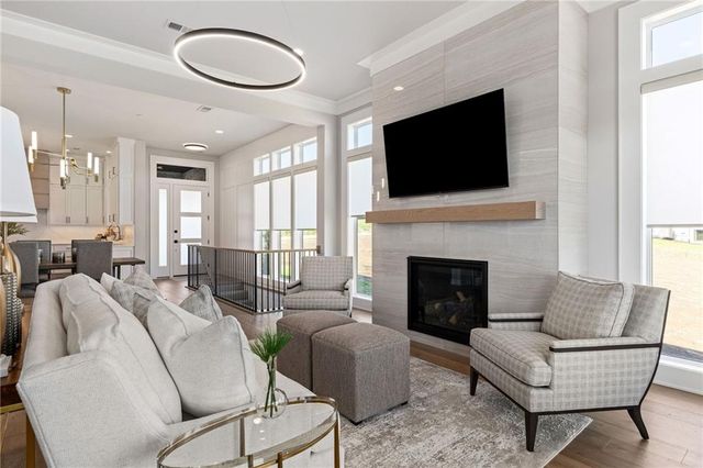 13719 Pembroke Lane, Leawood, KS 66224