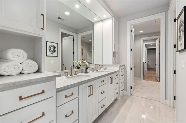 13719 Pembroke Lane, Leawood, KS 66224