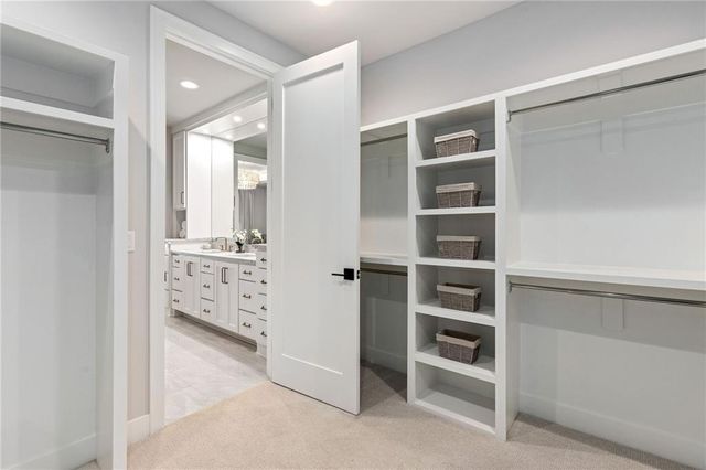 13719 Pembroke Lane, Leawood, KS 66224