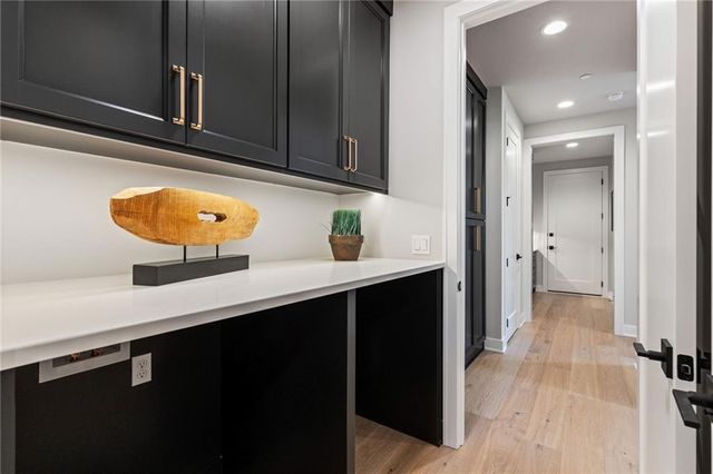 13719 Pembroke Lane, Leawood, KS 66224
