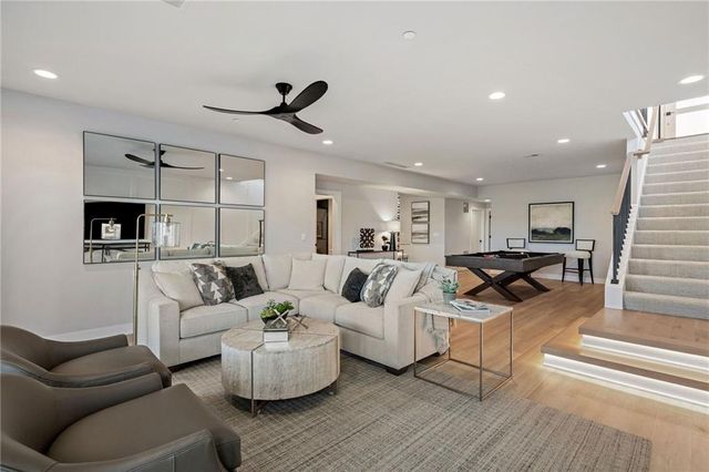 13719 Pembroke Lane, Leawood, KS 66224
