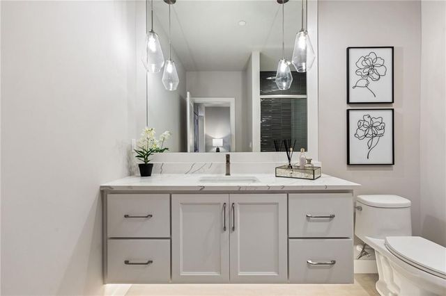 13719 Pembroke Lane, Leawood, KS 66224