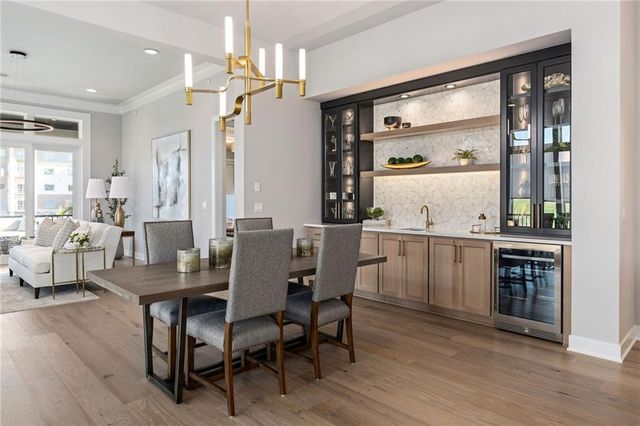 13719 Pembroke Lane, Leawood, KS 66224