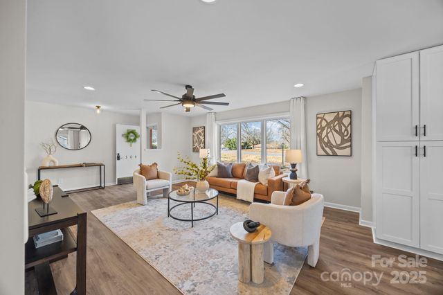 304 E 2nd Street, Oakboro, NC 28129