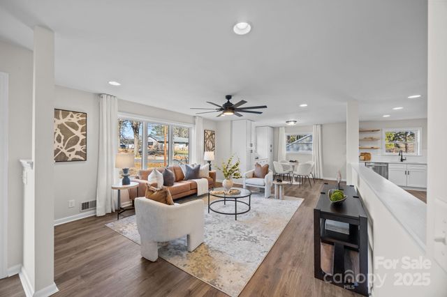 304 E 2nd Street, Oakboro, NC 28129