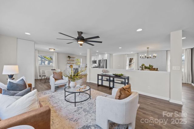 304 E 2nd Street, Oakboro, NC 28129