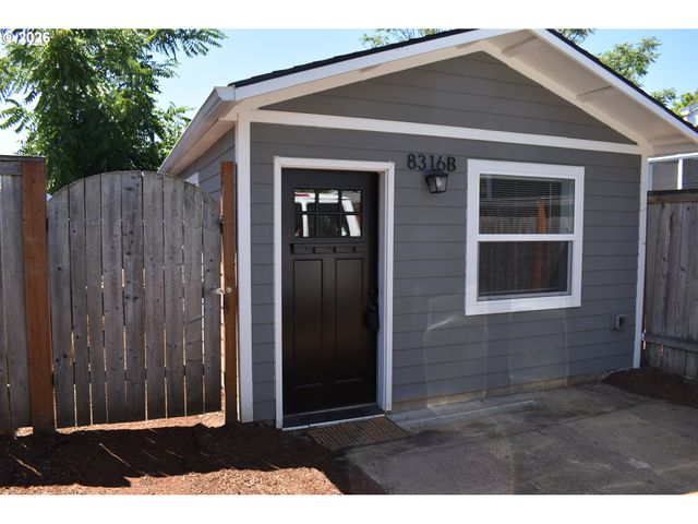 8316 Se RAYMOND Ct, Portland, OR 97266