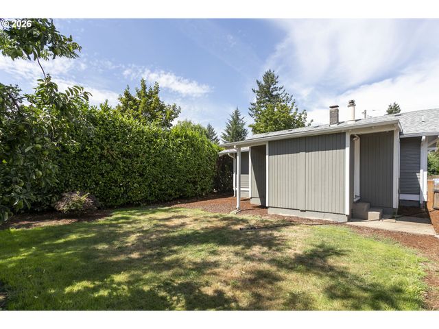8316 Se RAYMOND Ct, Portland, OR 97266