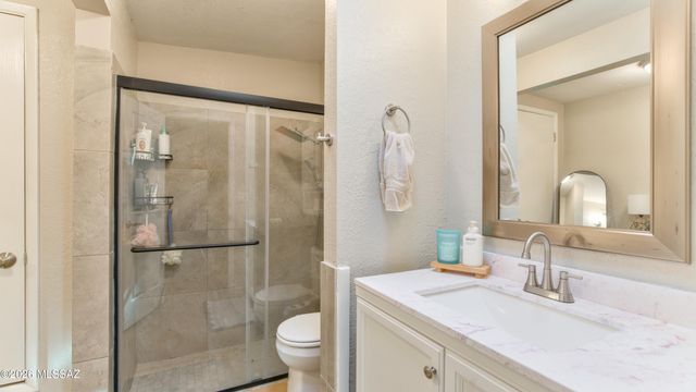 6950 N Comet Court, Tucson, AZ 85741