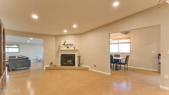 6950 N Comet Court, Tucson, AZ 85741