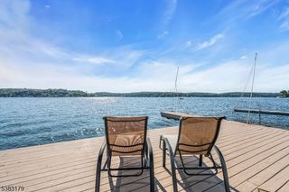 11 Bass Rock Rd, Hopatcong Boro, NJ 07843