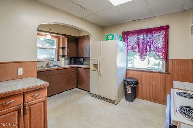 370 E Tallmadge Avenue, Akron, OH 44310