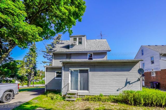 370 E Tallmadge Avenue, Akron, OH 44310