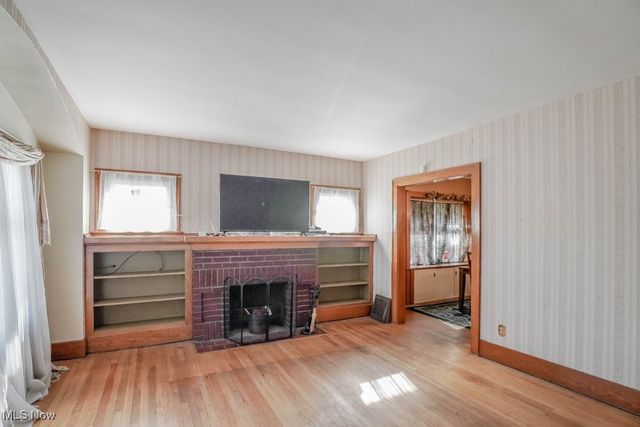 370 E Tallmadge Avenue, Akron, OH 44310