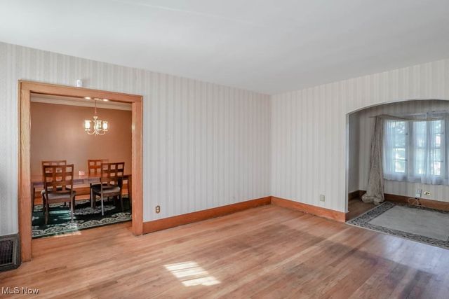 370 E Tallmadge Avenue, Akron, OH 44310