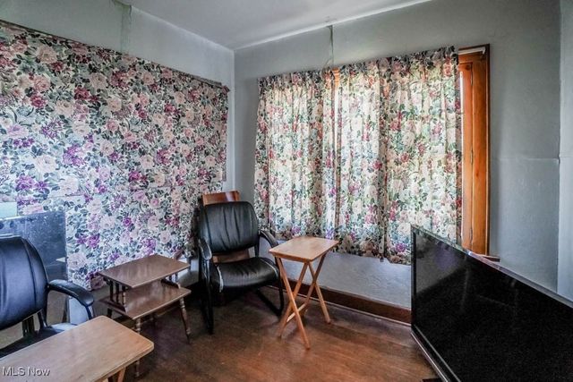 370 E Tallmadge Avenue, Akron, OH 44310