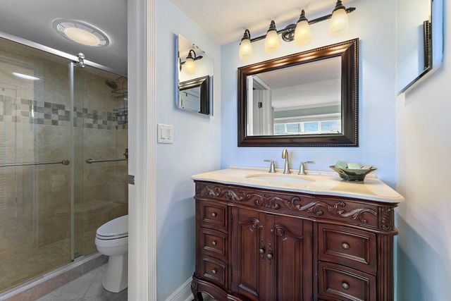 33 S Ocean Avenue 502, Palm Beach Shores, FL 33404