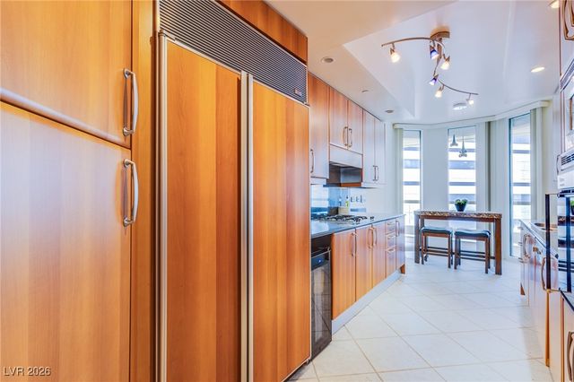 2877 Paradise Road 1406, Las Vegas, NV 89109