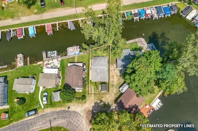 268 Paradise Island Drive, Coldwater, MI 49036