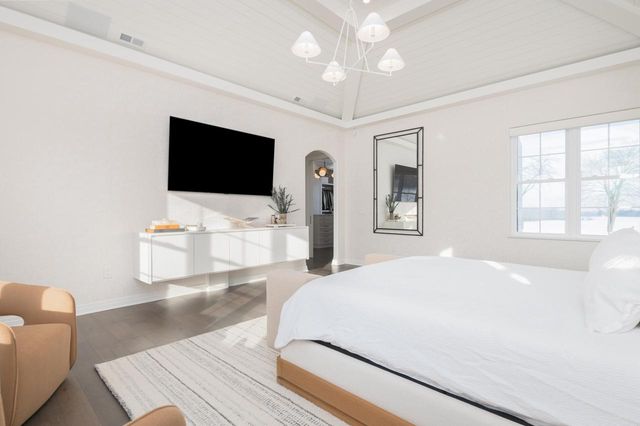 1829 W Mill ROAD, Jackson, WI 53037