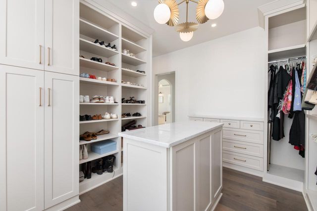 1829 W Mill ROAD, Jackson, WI 53037