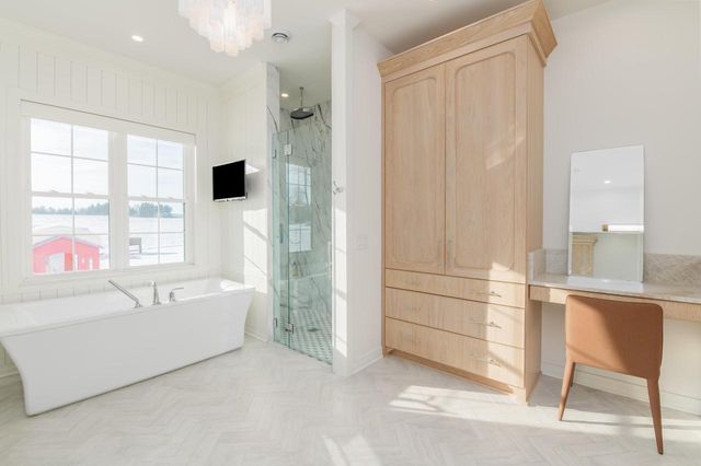 1829 W Mill ROAD, Jackson, WI 53037