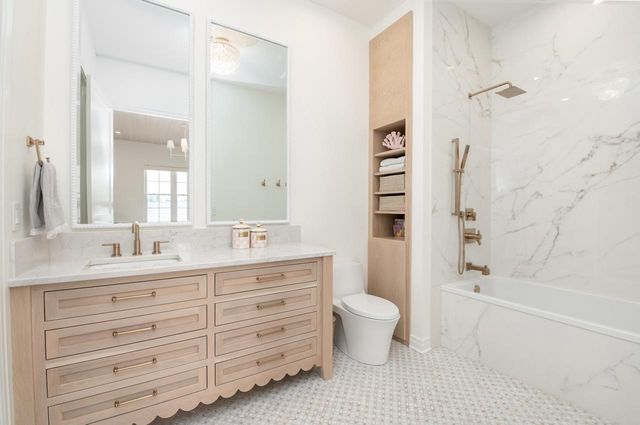 1829 W Mill ROAD, Jackson, WI 53037