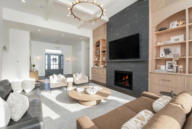 1829 W Mill ROAD, Jackson, WI 53037