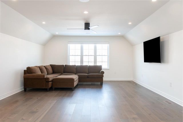 1829 W Mill ROAD, Jackson, WI 53037