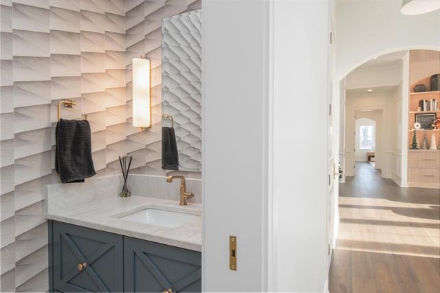 1829 W Mill ROAD, Jackson, WI 53037