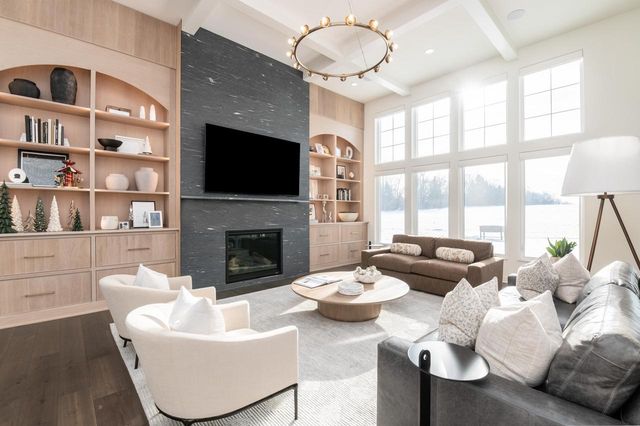 1829 W Mill ROAD, Jackson, WI 53037