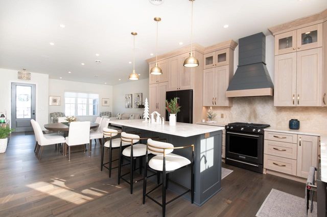 1829 W Mill ROAD, Jackson, WI 53037