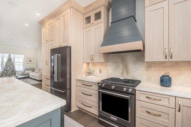 1829 W Mill ROAD, Jackson, WI 53037