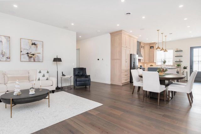 1829 W Mill ROAD, Jackson, WI 53037