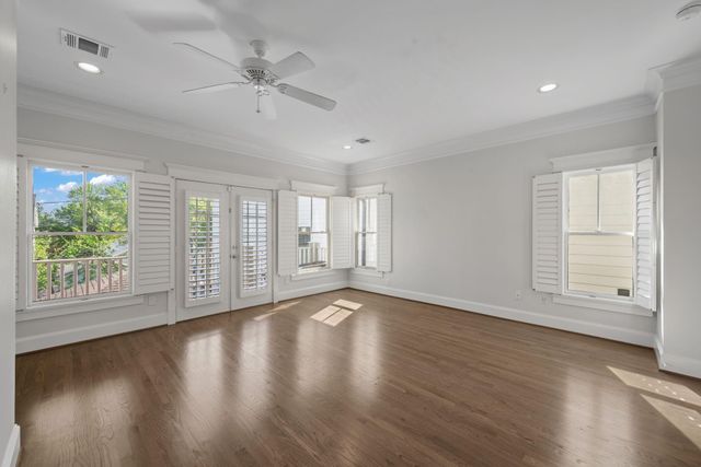 626 E 12th Street, Houston, TX 77008