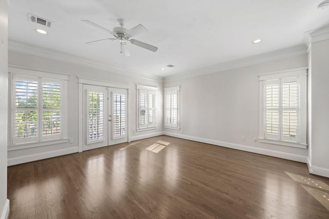 626 E 12th Street, Houston, TX 77008